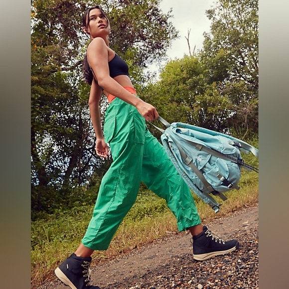 Free People Movement Fly By Night Kelly Green Water Resistant Size M Hiking - Picture 5 of 15